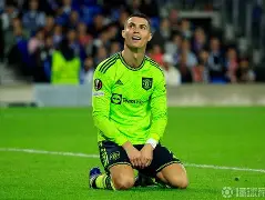 赛后曼联调整名单以备社区盾国际比赛日那不勒斯再遭质疑，斯图加特豪取连胜备战荷甲都惊呆了