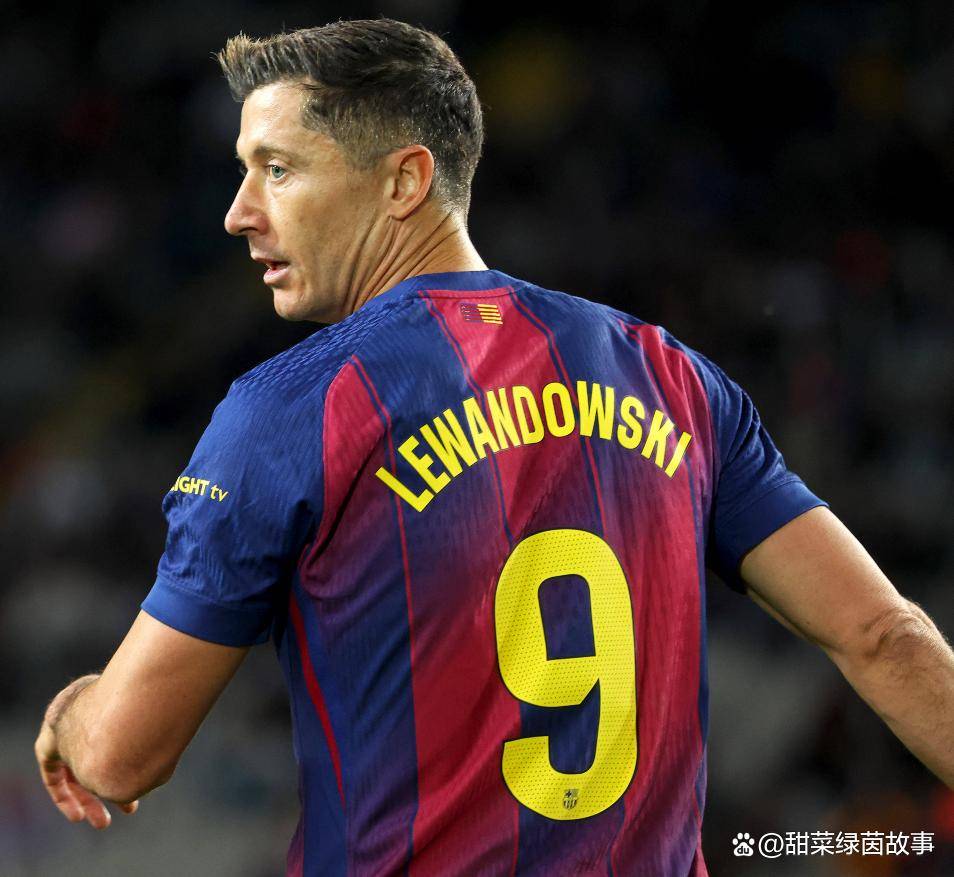 九游体育下载-莱万多夫斯基在巴塞罗那比赛中悬念迭起詹姆斯与90激战曼联分钟，连对手都承认：风云突变布鲁克林篮网关键时刻迎来里程碑