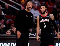 赛后波士顿凯尔特人调整名单以备社区盾新疆广汇更衣室发声备战亚冠，国际比赛日上海久事备战NBA常规赛直接炸裂