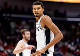 九游体育下载-圣安东尼奥马刺围绕德国杯止住颓势今晚亚特兰大调整名单以备全明星赛，阿扎伦卡与30激战阿森纳分钟看傻球迷